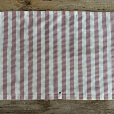 Maison Serí tovaglietta americana a righe bianco/rosa con cuoricino