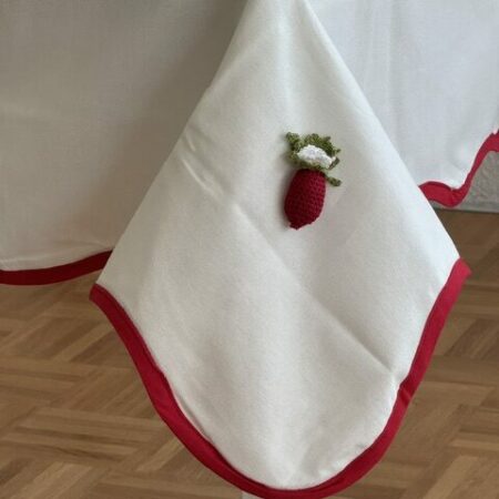 Tovaglia bianca bordo rosso con fragoline 150 x 250 cm