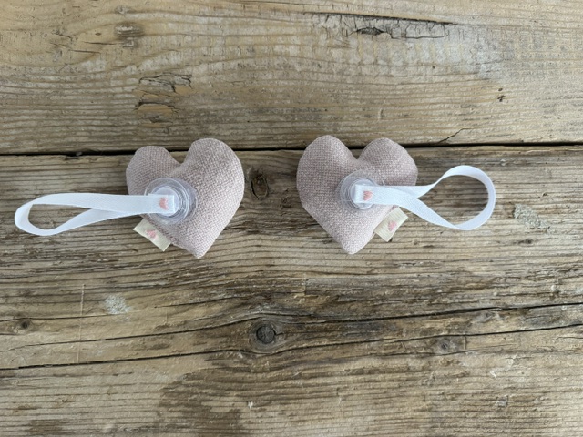 "Maison Seri" Coppia di Fermatenda Magnetici a Cuore Rosa (9 x 9 cm) - immagine 3