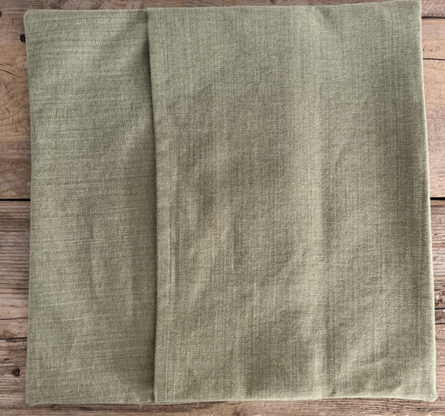 "Maison Serì" Fodera per Cuscino Artigianale "Linea Cupido" - Verde Salvia Chiaro (45x45 cm) - immagine 4