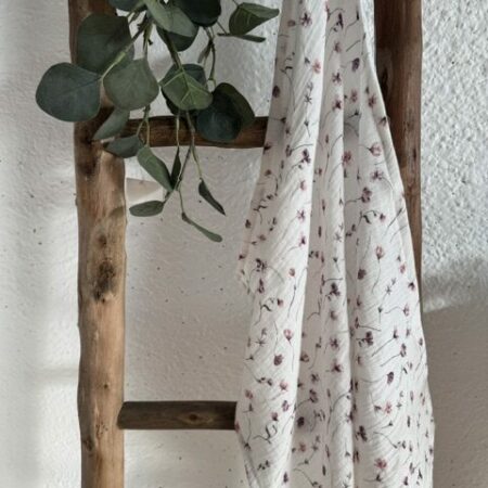 "Maison Seri" strofinaccio in mussola di cotone bianco con fantasia fiorellini lilla