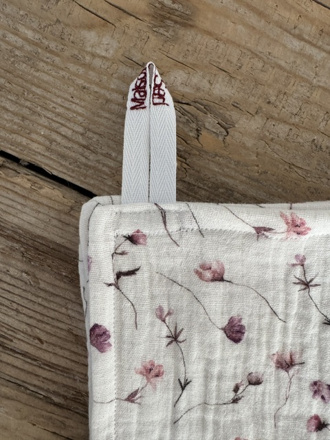 "Maison Seri" strofinaccio in mussola di cotone bianco con fantasia fiorellini lilla - immagine 3